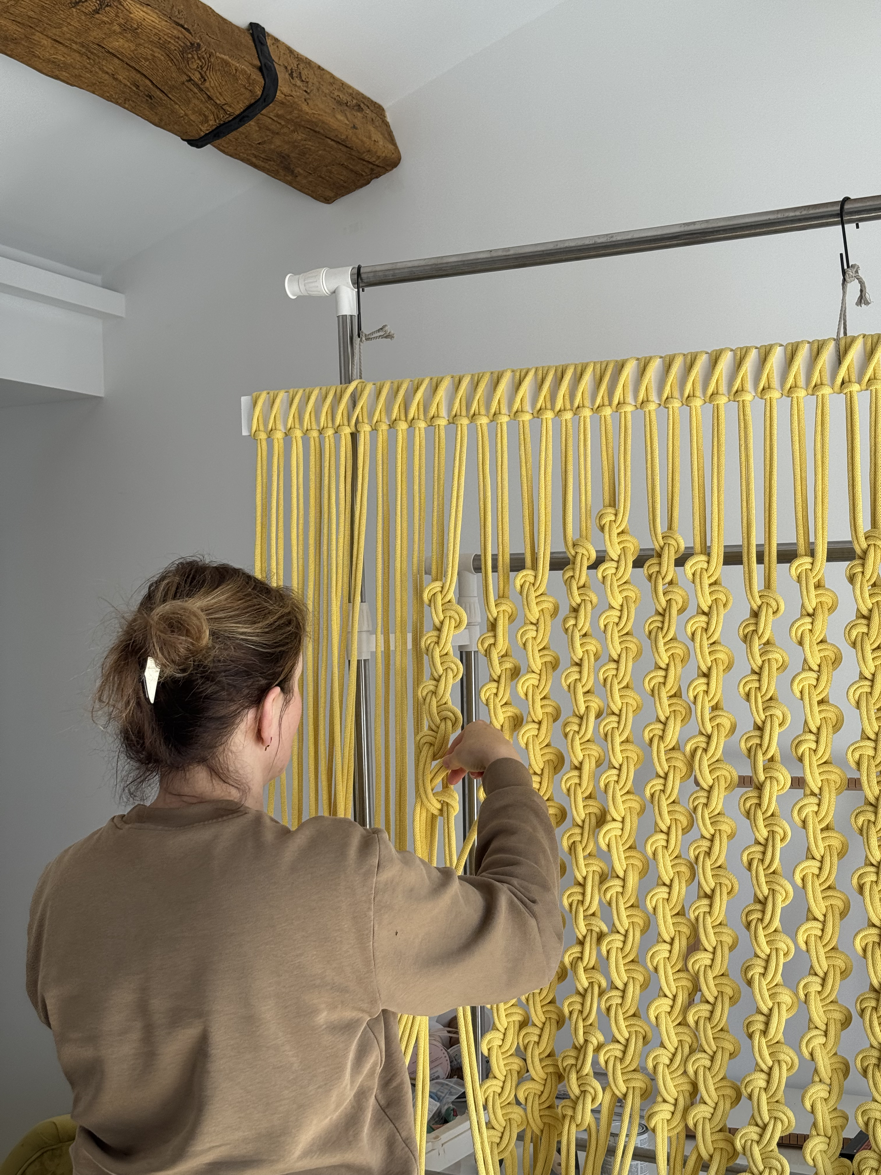 Julia del Arroyo at work in the atelier